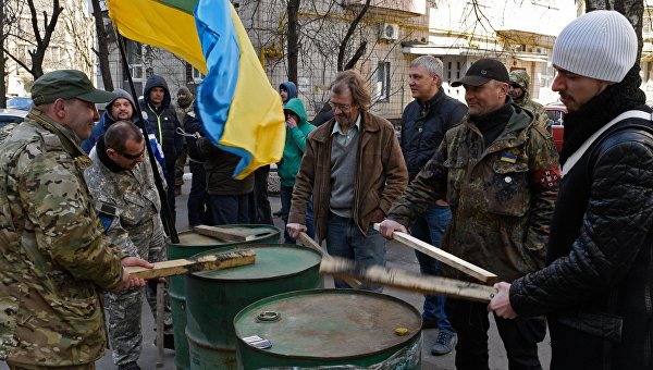 Украина c 6 по 12 апреля боролась за унитарность, раскалываясь изнутри Украина c 6 по 12 апреля боролась за унитарность, раскалываясь изнутри