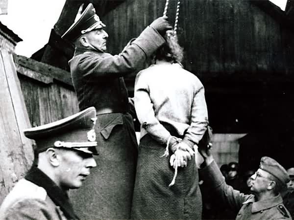 Последнее "селфи" карателя... Последнее "селфи" карателя...