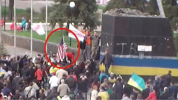 Ленин жил...