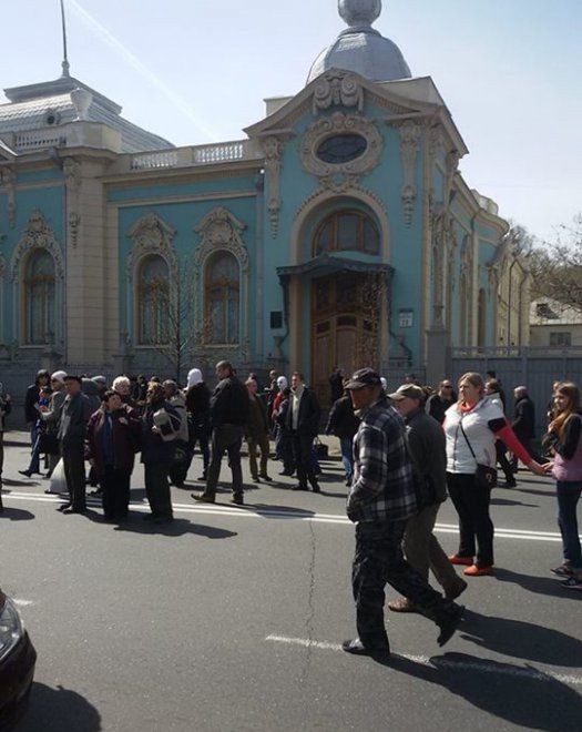 Под Радой более тысячи человек потребовали отставки Кличко