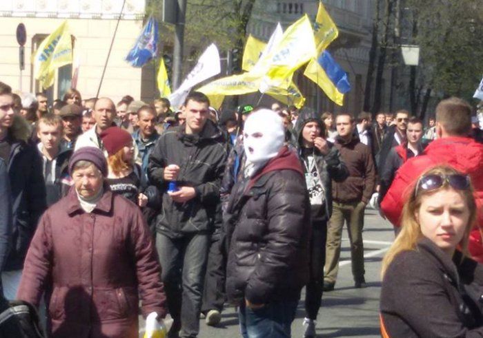 Под Радой более тысячи человек потребовали отставки Кличко