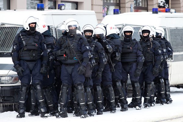 В Латвии призвали переселить русских на отдельные территории В Латвии призвали переселить русских на отдельные территории