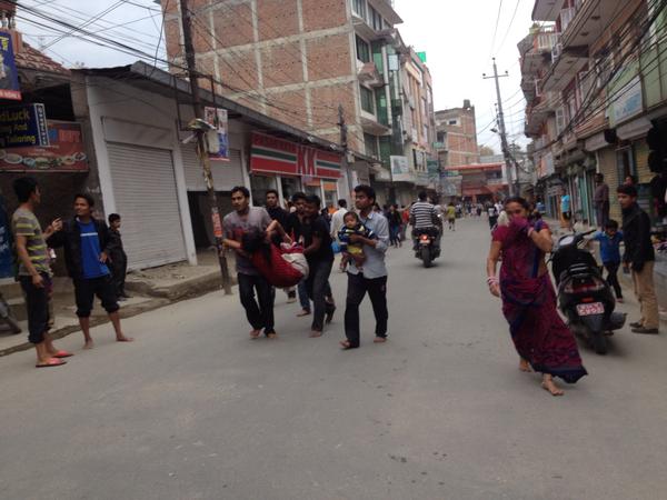 Почти 100 российских спасателей готовятся к вылету в Непал Почти 100 российских спасателей готовятся к вылету в Непал