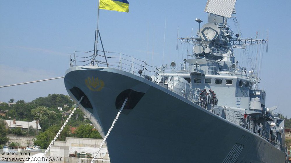 Флагман ВМС Украины удрал через Болгарию от крейсера «Москва»