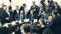 Конфликт в Раде: Мосийчук бросил бутылкой в депутата Березу. ВИДЕО
