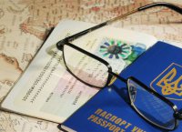  С сегодняшнего дня украинцам стало еще дороже выехать за границу 