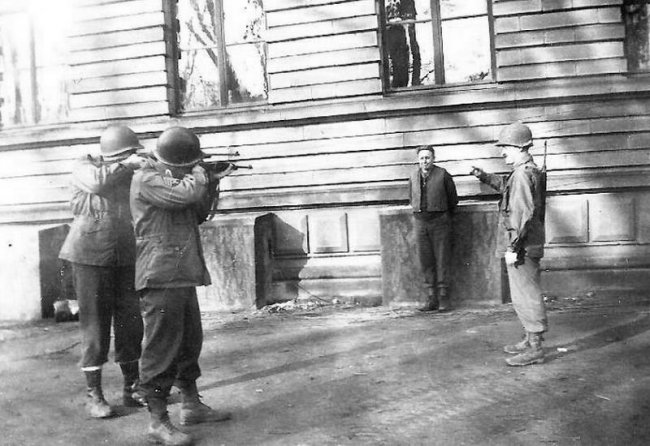 Так кто изнасиловал всех немок?