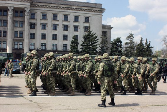 Порошенко провёл акцию устрашения в Одессе — пулемёты на месте сожжения людей Порошенко провёл акцию устрашения в Одессе — пулемёты на месте сожжения людей