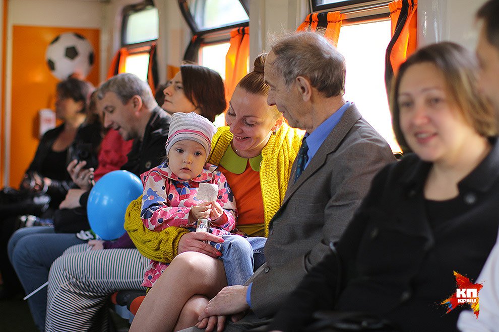 К 1 мая в Донецке открылась детская железная дорога