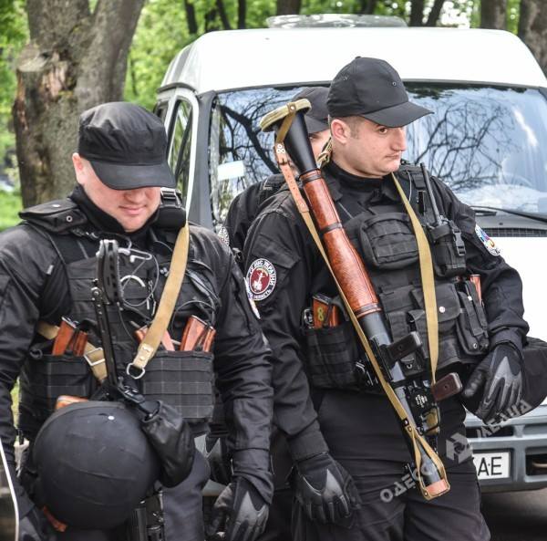 Одесса: Менты с... гранатомётом... Одесса: Менты с... гранатомётом...