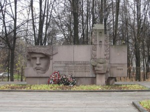 Лики войны: “Его зарыли в шар земной” Лики войны: “Его зарыли в шар земной”