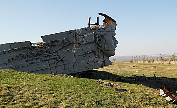 Власти ДНР решили добавить к мемориалу Саур-Могила скульптуры ополченцев Власти ДНР решили добавить к мемориалу Саур-Могила скульптуры ополченцев