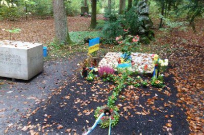 Не влезай - убьет: на могиле Бандеры хотят поставить сигнализацию Не влезай - убьет: на могиле Бандеры хотят поставить сигнализацию