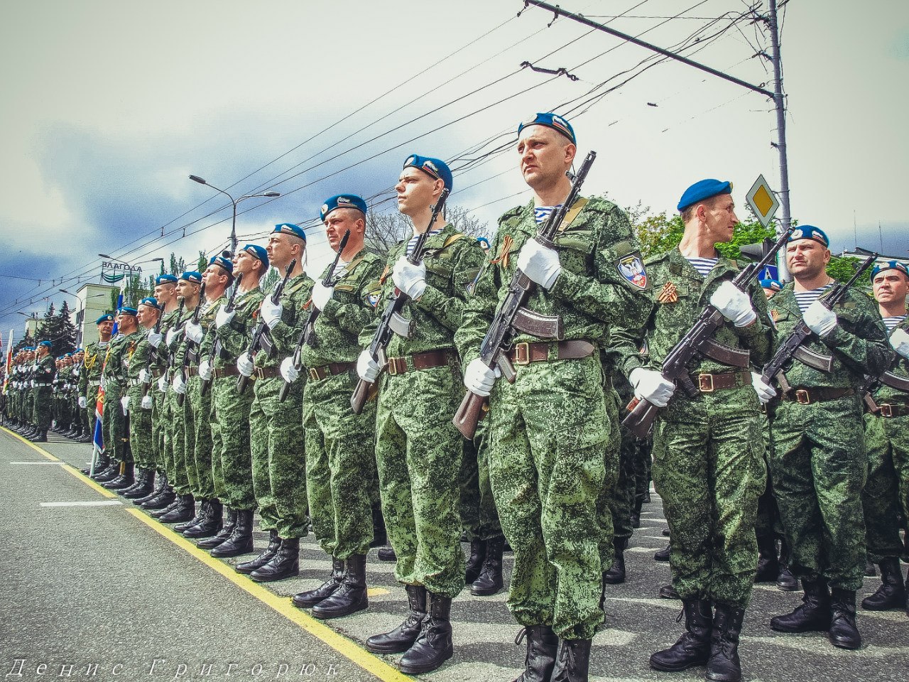 Онлайн-трансляция парада в честь Дня Победы в Донецке Онлайн-трансляция парада в честь Дня Победы в Донецке