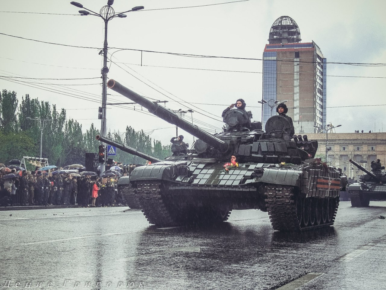 Онлайн-трансляция парада в честь Дня Победы в Донецке Онлайн-трансляция парада в честь Дня Победы в Донецке