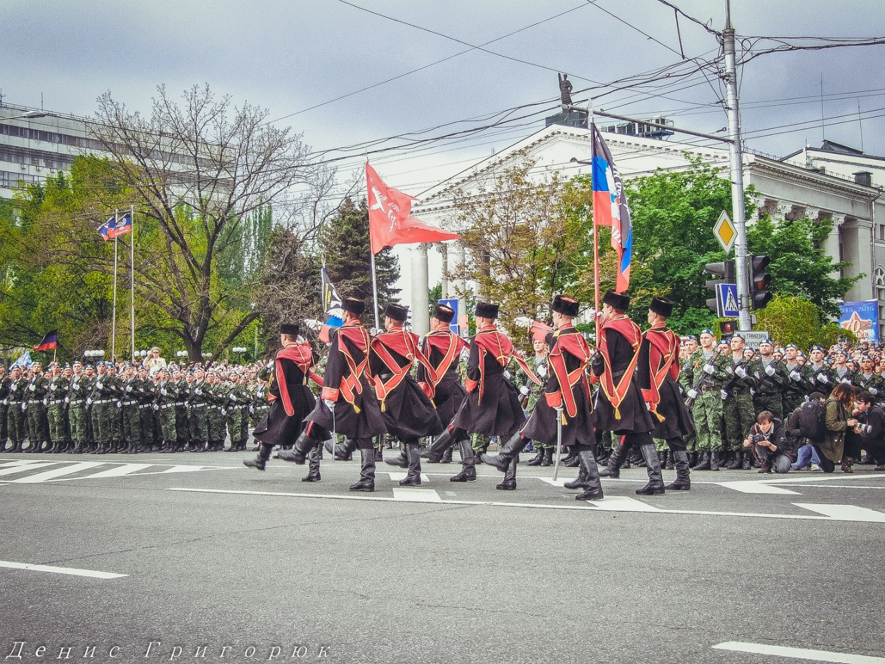 Онлайн-трансляция парада в честь Дня Победы в Донецке Онлайн-трансляция парада в честь Дня Победы в Донецке