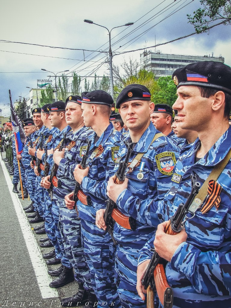 Онлайн-трансляция парада в честь Дня Победы в Донецке Онлайн-трансляция парада в честь Дня Победы в Донецке