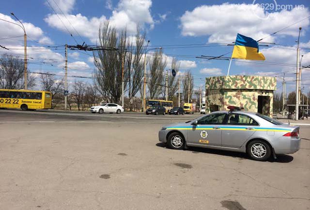 Бандеровцы надеются укрыться за "золотыми" блокпостами Бандеровцы надеются укрыться за "золотыми" блокпостами