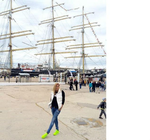 Украинская олимпийская чемпионка Яна Клочкова открыла купальный сезон в Крыму