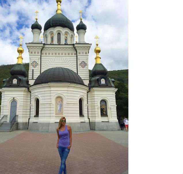 Украинская олимпийская чемпионка Яна Клочкова открыла купальный сезон в Крыму