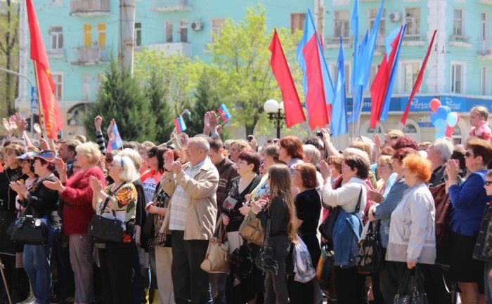 Торжественная церемония подъема Государственного флага ЛНР состоялась в Луганске