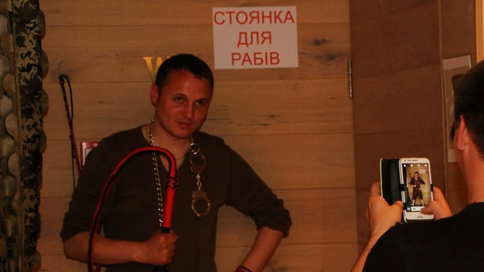 В киевском пабе «Каратель» угощают «Ополченцами на гриле» В киевском пабе «Каратель» угощают «Ополченцами на гриле»