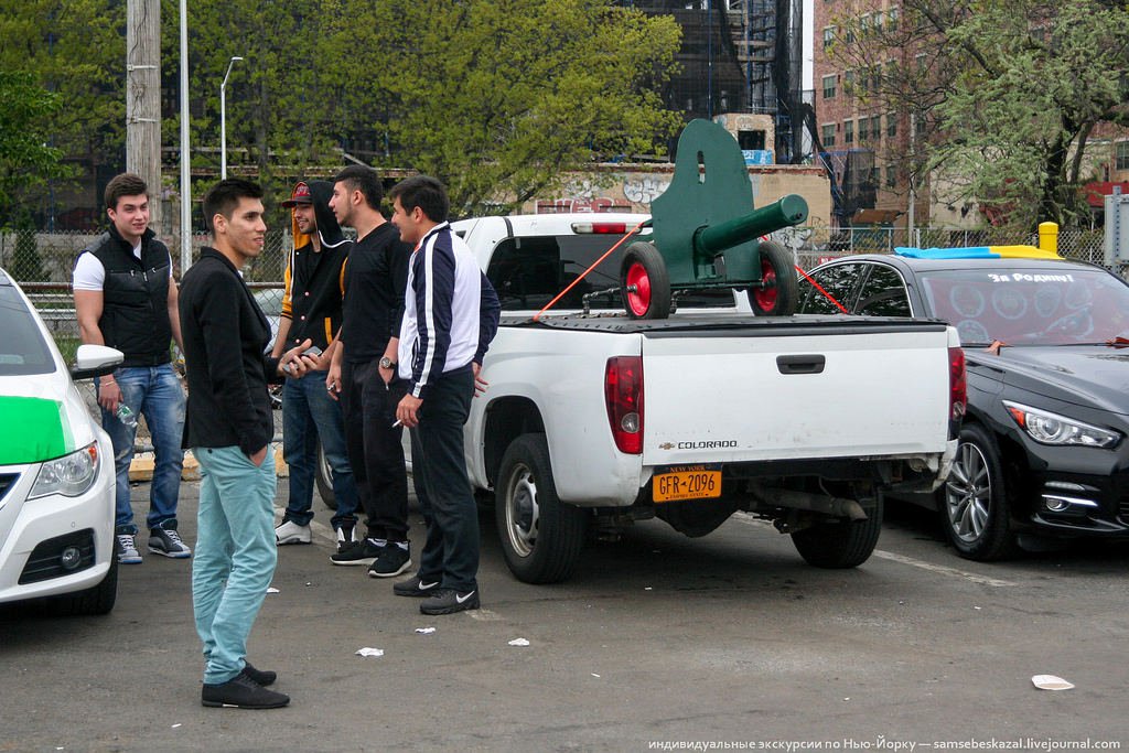 Как на Брайтоне прошел автопробег посвященный Дню Победы и чем все кончилось Как на Брайтоне прошел автопробег посвященный Дню Победы и чем все кончилось