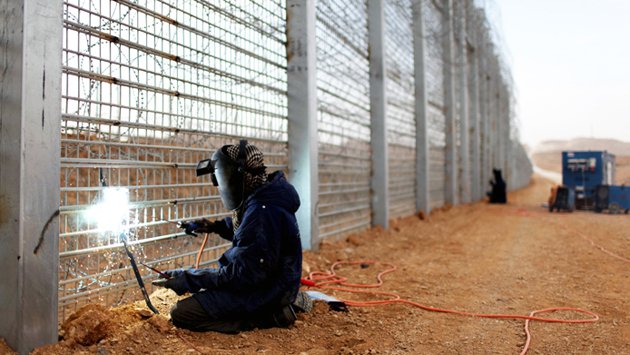 Украина. Стена длиною в жизнь Украина. Стена длиною в жизнь