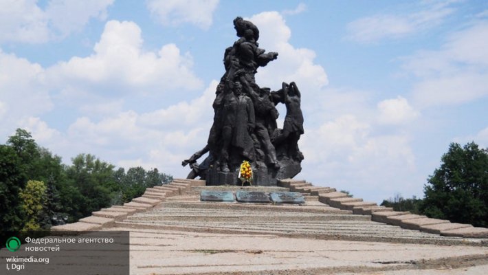 Украинские националисты обещают уничтожить мемориал «Бабий Яр» Украинские националисты обещают уничтожить мемориал «Бабий Яр»