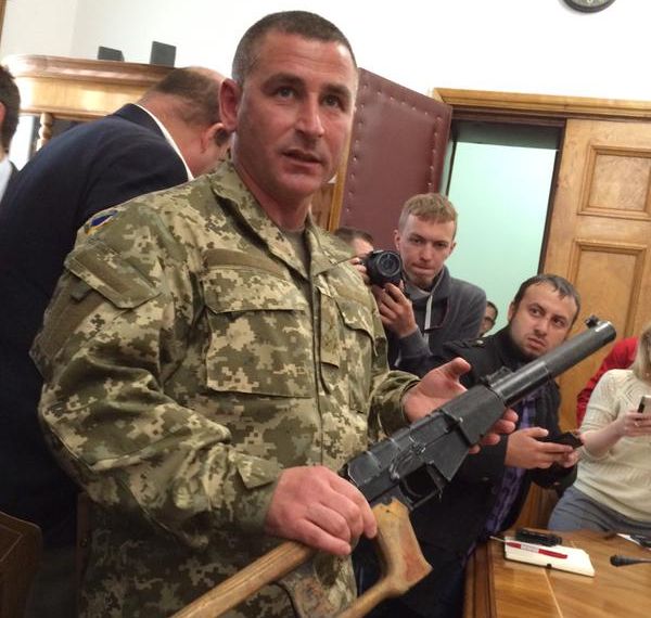 Винторез в кустах Винторез в кустах