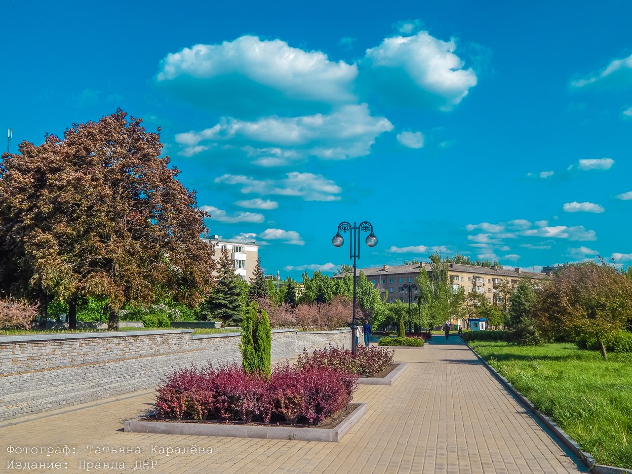 Татьяна Каралёва: "Прогулка в солнечном Донецке" Татьяна Каралёва: "Прогулка в солнечном Донецке"