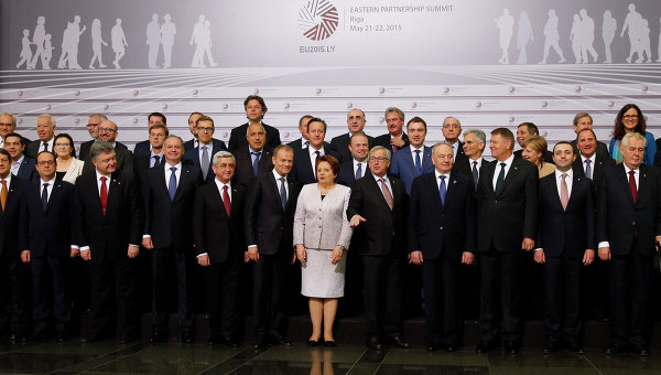 Deutsche Welle: Киев перегнул палку, пытаясь надавить на ЕС Deutsche Welle: Киев перегнул палку, пытаясь надавить на ЕС