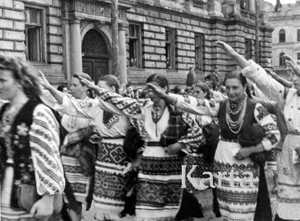 Мегамарш вышиванок или Херои не умирают, а скачут Мегамарш вышиванок или Херои не умирают, а скачут