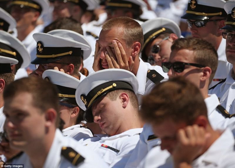 Кремлю — доверие, Капитолию — бомбу Кремлю — доверие, Капитолию — бомбу