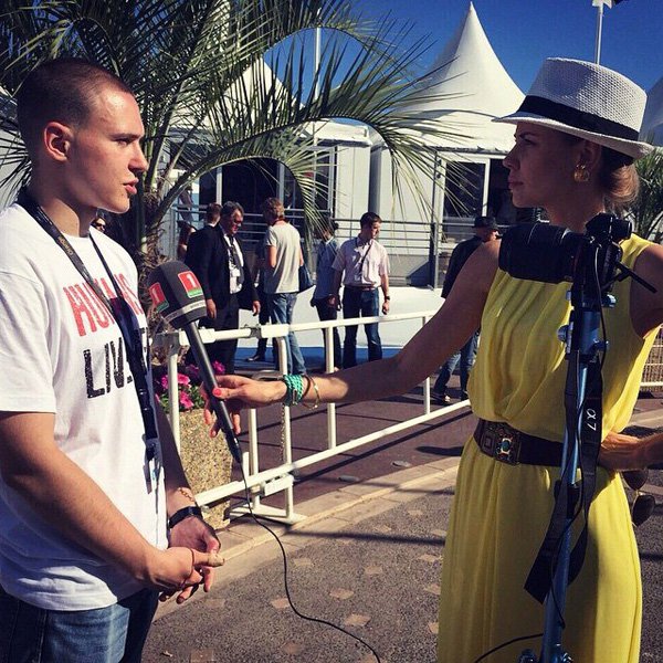 "Здесь живут люди": документальный фильм о Донбассе потряс Канны "Здесь живут люди": документальный фильм о Донбассе потряс Канны