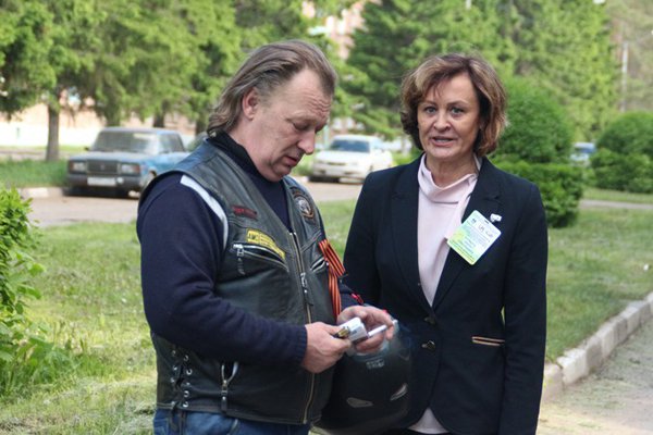 Российские байкеры устроили «коридор позора» гостям из Польши, прибывшим на научную конференцию. ФОТО Российские байкеры устроили «коридор позора» гостям из Польши, прибывшим на научную конференцию. ФОТО