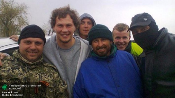 Футболист «Шахтера» не испугался травли за фото с ополченцами Футболист «Шахтера» не испугался травли за фото с ополченцами