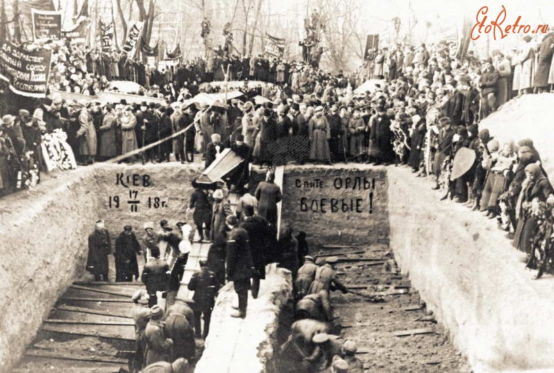 Скакуны-вандалы вновь рушат памятники Скакуны-вандалы вновь рушат памятники