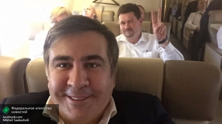 Эксперты: Саакашвили «тюкнет» памятник Дюку и заменит Яценюка Эксперты: Саакашвили «тюкнет» памятник Дюку и заменит Яценюка