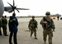 Демократия made in USA: пьяные пиндосовские десантники проституируют Львов