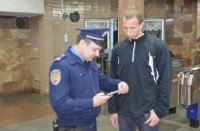 В Харькове повестки вручают в метро и на блокпостах ГАИ