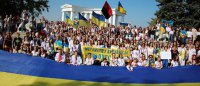 Мегамарш вышиванок или Херои не умирают, а скачут