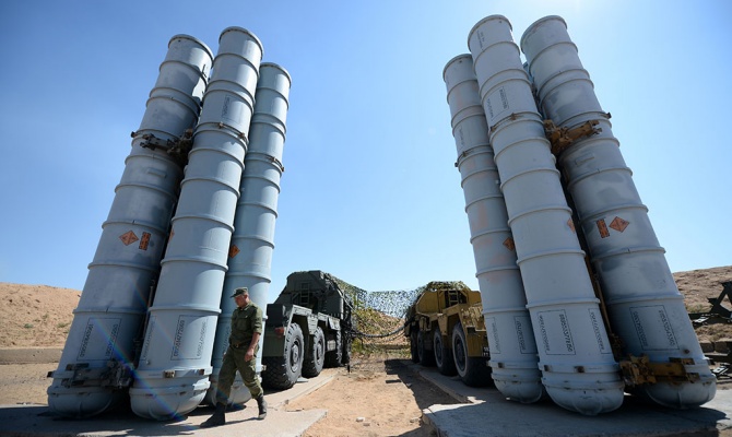 Россия будет продавать оружие за юани и рупии Россия будет продавать оружие за юани и рупии