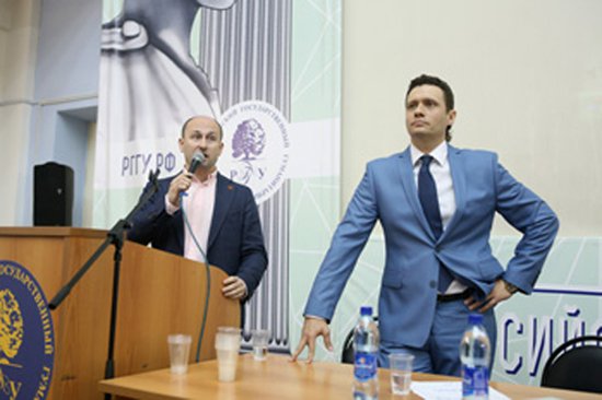 Стариков о провокации в РГГУ: Сегодня «ватникам» не место в РГГУ, завтра – в Москве Стариков о провокации в РГГУ: Сегодня «ватникам» не место в РГГУ, завтра – в Москве