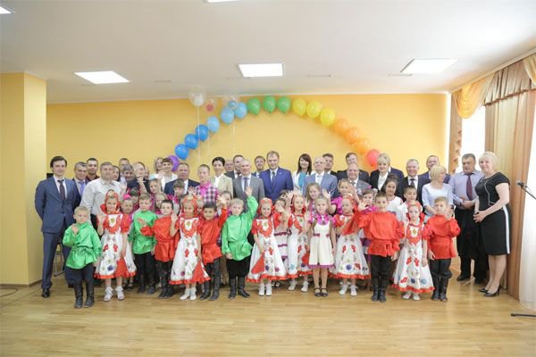 И садики, и десантники...