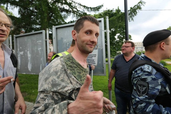 Либералов бьют Либералов бьют