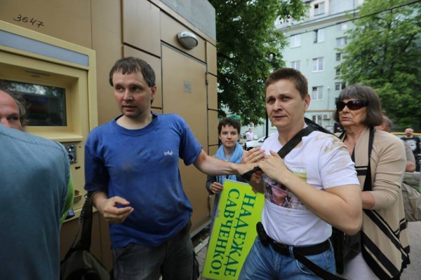 Либералов бьют Либералов бьют