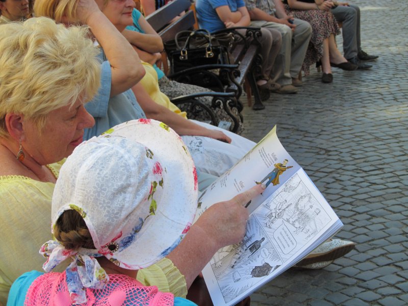 На Украине издали комиксы о "героях АТО", уничтожающих уродов-колорадов и дворлов На Украине издали комиксы о "героях АТО", уничтожающих уродов-колорадов и дворлов