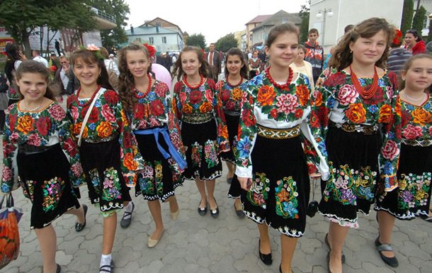 На Украине издали комиксы о "героях АТО", уничтожающих уродов-колорадов и дворлов На Украине издали комиксы о "героях АТО", уничтожающих уродов-колорадов и дворлов