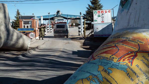 На Украине утвержден порядок пересечения границы с Донбассом и Крымом На Украине утвержден порядок пересечения границы с Донбассом и Крымом